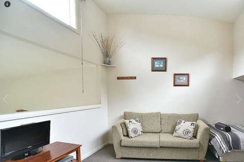 Tomarlin Views 2 - Goulburn Accommodation 1