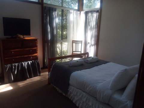 Twinkle Tree's Cottage - Goulburn Accommodation 2