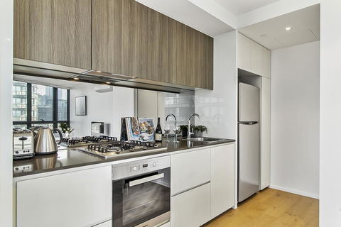 Ultra-Modern Luxury With Views At Kai Waterfront - Goulburn Accommodation 3