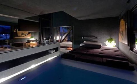 Under The Moonlight - Goulburn Accommodation 1