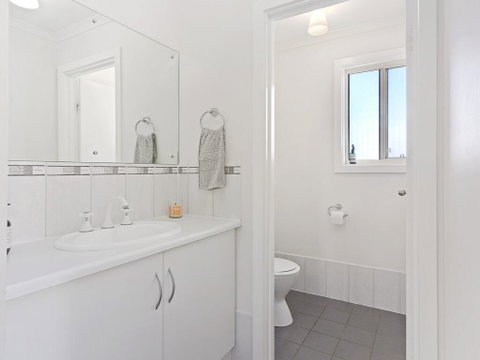 VALLEY VIEWS - 10 Valley Heights Drive - Goulburn Accommodation 1