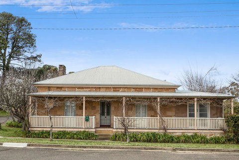 Victoria Cottage - Goulburn Accommodation 0