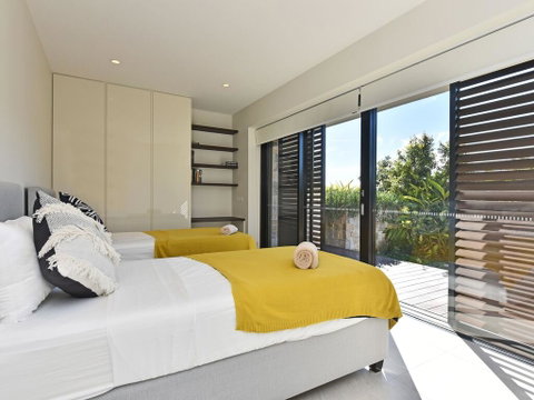 Villa Positano Waterside At Trinity Point - Goulburn Accommodation 1