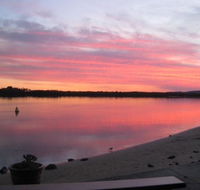 Villa Riviera on River Front - Goulburn Accommodation