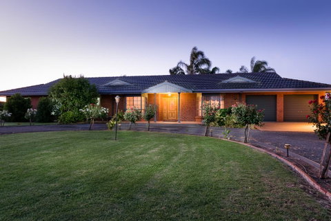 Vineyard Retreat Mildura - Goulburn Accommodation 0