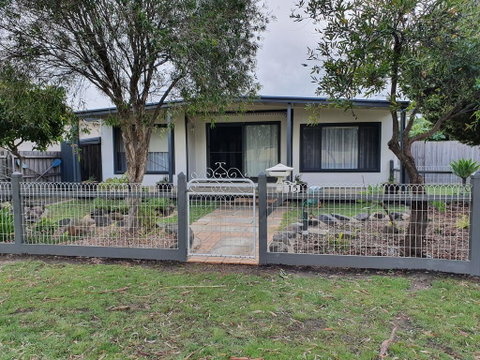 Ward Street Holiday House - Goulburn Accommodation 2