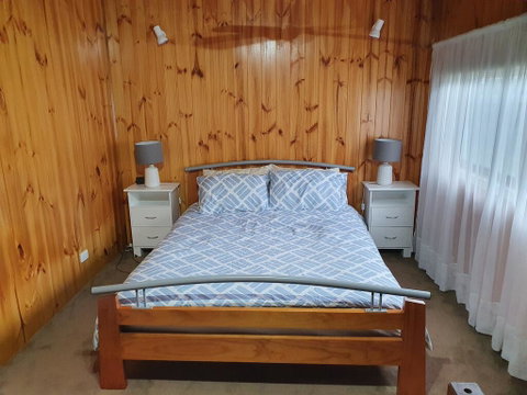 Ward Street Holiday House - Goulburn Accommodation 1