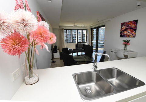 WATERFRONT DARWIN TROPICAL DELIGHT - Goulburn Accommodation 0