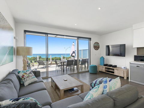 WATERFRONT SEVEN - In The Heart Of Lorne - Goulburn Accommodation 3