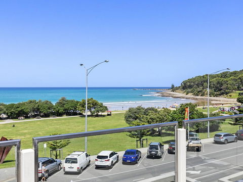 WATERFRONT SEVEN - In The Heart Of Lorne - Goulburn Accommodation 2