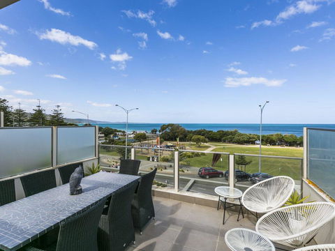 WATERFRONT THREE- In The Heart Of Lorne - Goulburn Accommodation 0