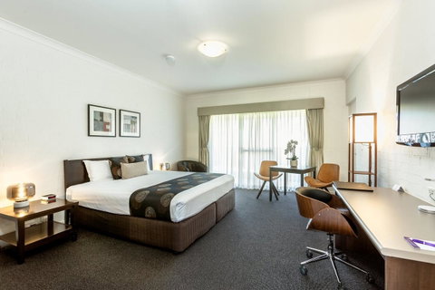 Blazing Stump Motel & Suites - Goulburn Accommodation 0