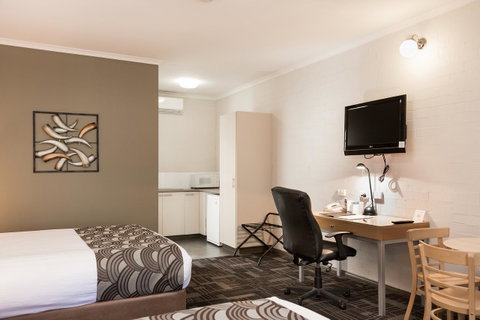 Blazing Stump Motel & Suites - Goulburn Accommodation 9
