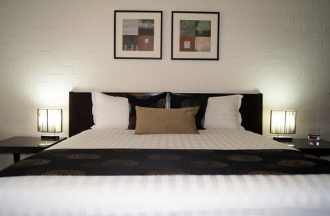 Blazing Stump Motel & Suites - Goulburn Accommodation 10
