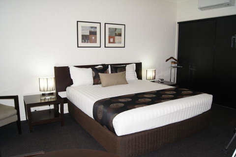 Blazing Stump Motel & Suites - Goulburn Accommodation 16