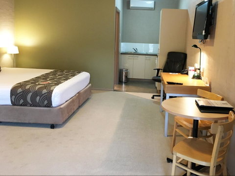 Blazing Stump Motel & Suites - Goulburn Accommodation 41