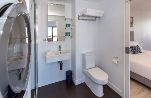 Flinders Luxury Penthouse - Goulburn Accommodation 12