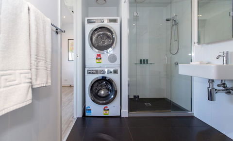 Flinders Luxury Penthouse - Goulburn Accommodation 13