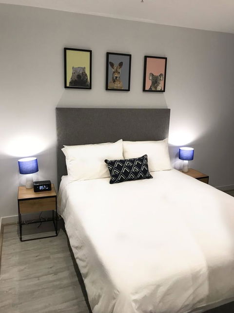 Flinders Luxury Penthouse - Goulburn Accommodation 6