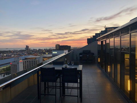 Flinders Luxury Penthouse - Goulburn Accommodation 1