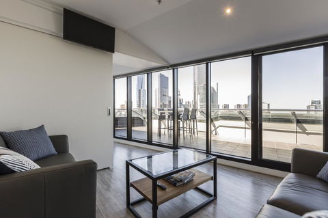 Flinders Luxury Penthouse - Goulburn Accommodation 3