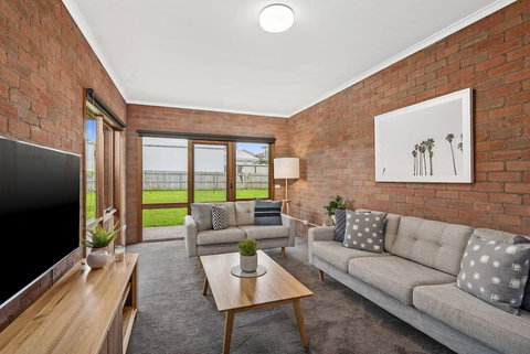 The Perfect Zone- SLEEPS 12 - Goulburn Accommodation 7