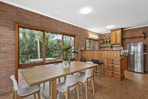 The Perfect Zone- SLEEPS 12 - Goulburn Accommodation 18