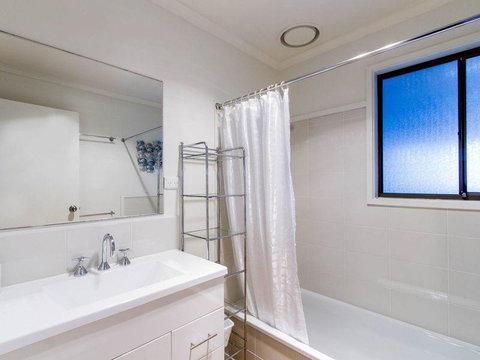 Perfect For Family Fun - Goulburn Accommodation 9