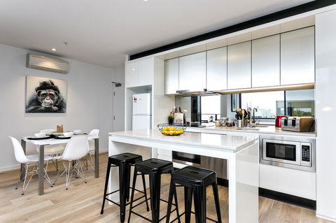 Complete Host Manhattan Apartments - Goulburn Accommodation 36