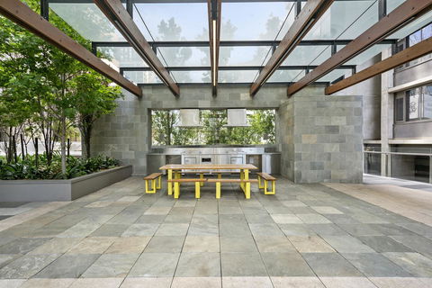 Complete Host Manhattan Apartments - Goulburn Accommodation 0