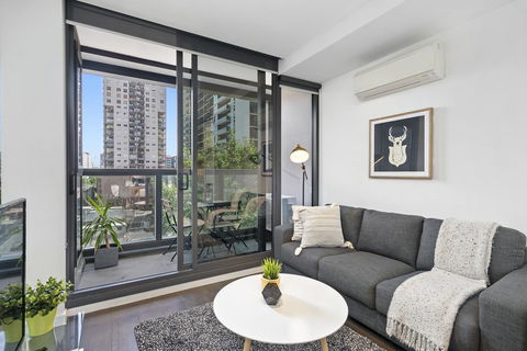 Complete Host Manhattan Apartments - Goulburn Accommodation 9