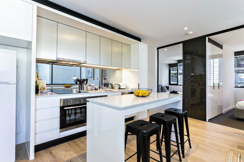 Complete Host Manhattan Apartments - Goulburn Accommodation 22