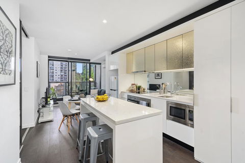 Complete Host Manhattan Apartments - Goulburn Accommodation 4