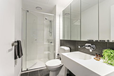 Complete Host Manhattan Apartments - Goulburn Accommodation 34