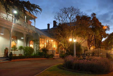 The Riversleigh - Goulburn Accommodation 11