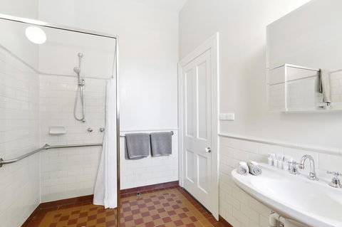 The Riversleigh - Goulburn Accommodation 7