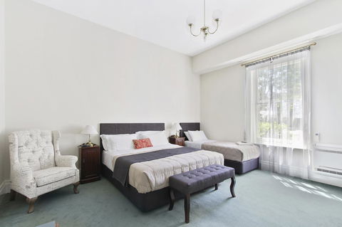 The Riversleigh - Goulburn Accommodation 8