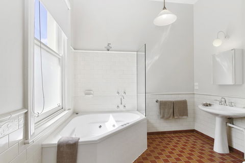 The Riversleigh - Goulburn Accommodation 19