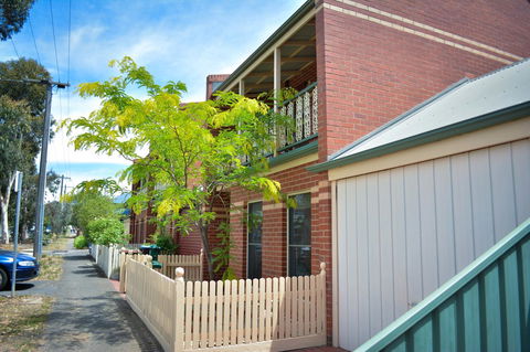 Turner Terrace - Goulburn Accommodation 28