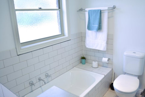 Turner Terrace - Goulburn Accommodation 23