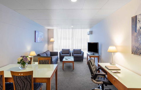 Park Regis Griffin Suites - Goulburn Accommodation 8
