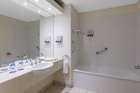 Park Regis Griffin Suites - Goulburn Accommodation 18