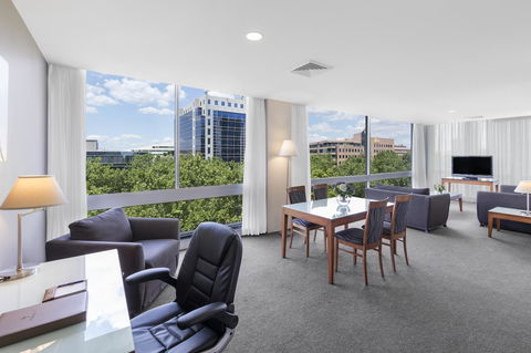 Park Regis Griffin Suites - Goulburn Accommodation 4