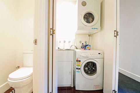 Majorca Magic On Flinders Lane - Rejuvenate Stays - Goulburn Accommodation 18