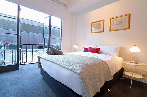 Majorca Magic On Flinders Lane - Rejuvenate Stays - Goulburn Accommodation 12