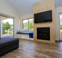 Amber Mist Villa Two - Goulburn Accommodation