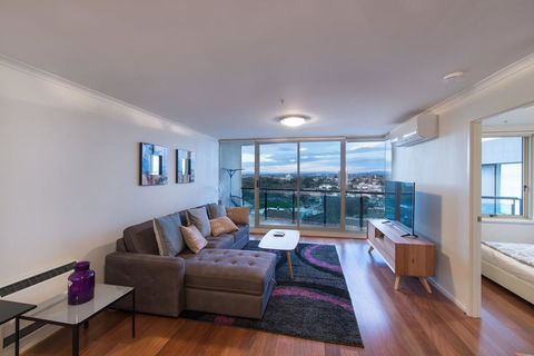 St Kilda Road Park View 3 Bedroom Luxury Apartment - Goulburn Accommodation 0