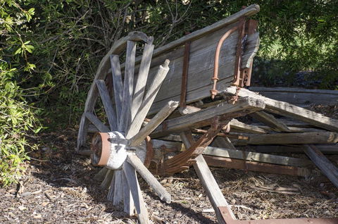Corrugated Cottage - Goulburn Accommodation 13