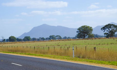 Corrugated Cottage - Goulburn Accommodation 5