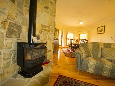 Angel's Rest - Goulburn Accommodation 8